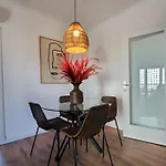 Luxury With Parking And Near Metro Διαμέρισμα