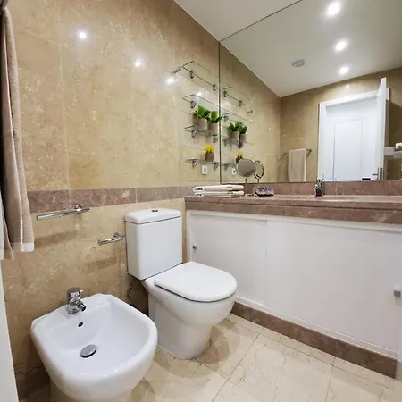 Luxury With Parking And Near Metro Lejlighed