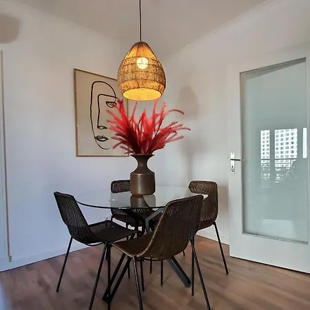 Luxury With Parking And Near Metro Lejlighed