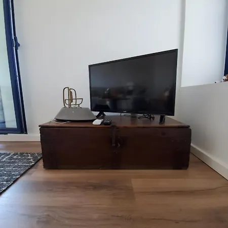 Luxury With Parking And Near Metro Daire *